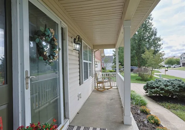 Photo 3 of Single family home for sale at 1147 Stableview Cir, Hamilton Twp, OH 45039 | MLS# 1893704 | Listing updated on 2026-10-05