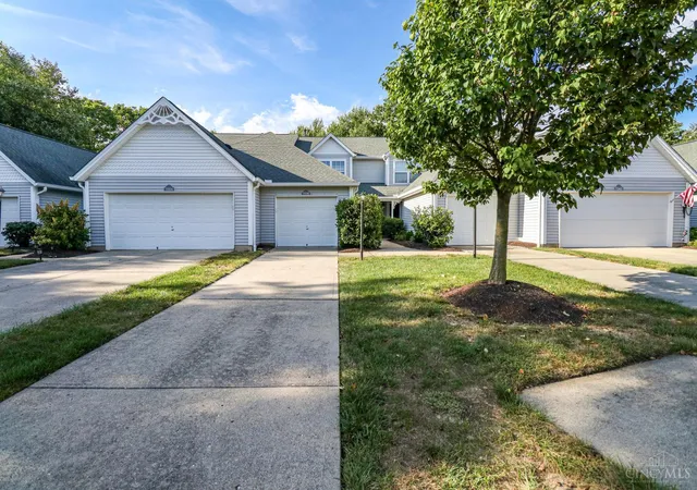 Photo 2 of Townhouse for sale at 7576 Lake Pointe, Hamilton Twp, OH 45039 | MLS# 1893800 | Listing updated on 2026-10-28