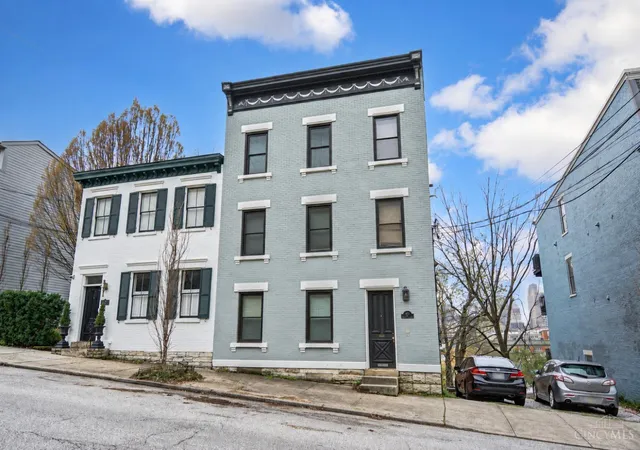 Photo 2 of Condo for sale at 413 Milton St #1, Cincinnati, OH 45202 | MLS# 1892633 | Listing updated on 2026-10-03