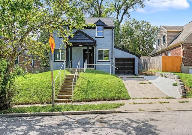 Photo 4 of Sale Pending at 1127 Cedar Ave, Cincinnati, OH 45244 | MLS# 1893844 | Listing updated on 2026-10-28