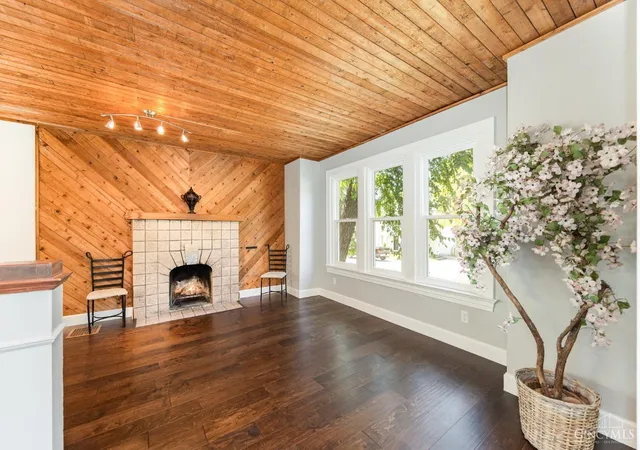 Photo 4 of Single family home for sale at 1944 Rockland Ave, Cincinnati, OH 45230 | MLS# 1893956 | Listing updated on 2026-09-15