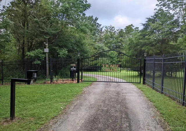 Photo 1 of Single family home for sale at 921 Katys Ln, Wilmington, OH 45177 | MLS# 1893907 | Listing updated on 2026-10-29