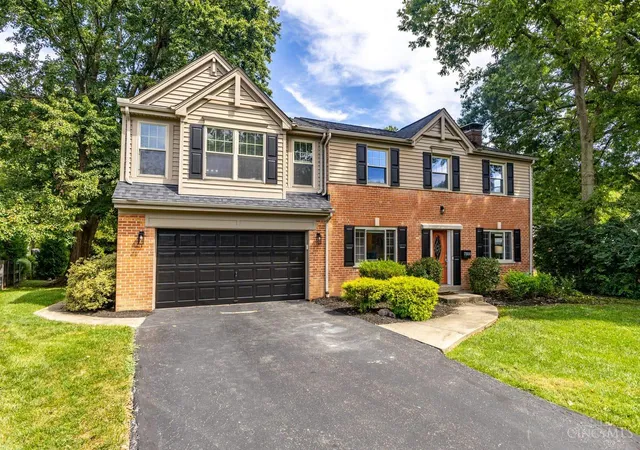 Photo 2 of Single family home for sale at 7300 Nodding, Sycamore Twp, OH 45243 | MLS# 1893925 | Listing updated on 2026-10-14