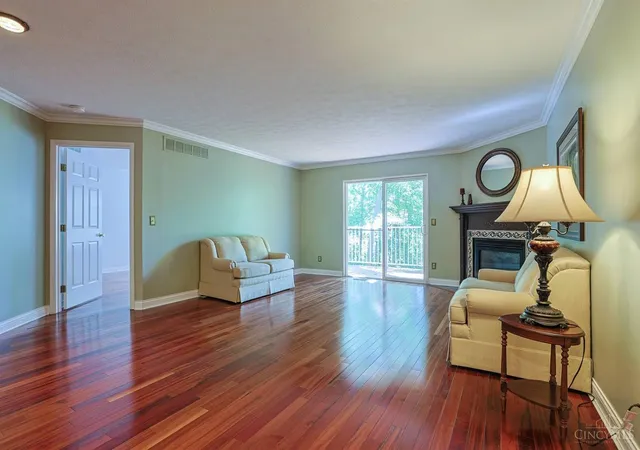 Listing Photo 5 - Condo for sale in building located at 3351 Lindsay Ln, Cincinnati, OH 45251 - Unit #33