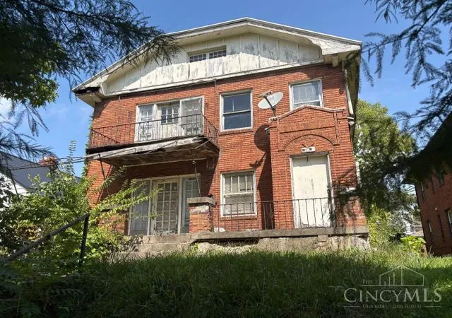Photo 1 of Sale Pending at 1405 Superior Ave, Dayton, OH 45402 | MLS# 1894078 | Listing updated on 2026-10-01