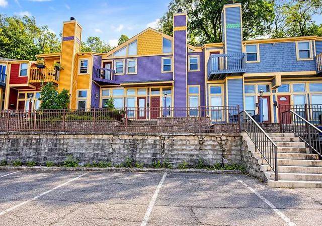Photo 1 of Condo for sale at 550 Tusculum Ave, Cincinnati, OH 45226 | MLS# 1893991 | Listing updated on 2026-10-14