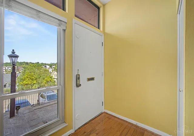 Photo 3 of Condo for sale at 550 Tusculum Ave, Cincinnati, OH 45226 | MLS# 1893991 | Listing updated on 2026-10-14