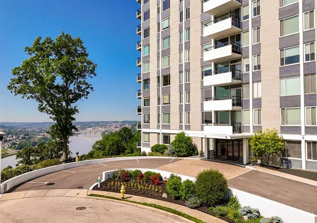 Photo 3 of Condo for sale at 2401 Ingleside Ave #12A, Cincinnati, OH 45206 | MLS# 1894170 | Listing updated on 2026-09-30