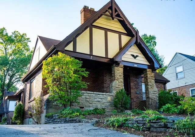 Photo 2 of Sale Pending at 5923 Beacraft Ave, Cincinnati, OH 45213 | MLS# 1894267 | Listing updated on 2026-10-06