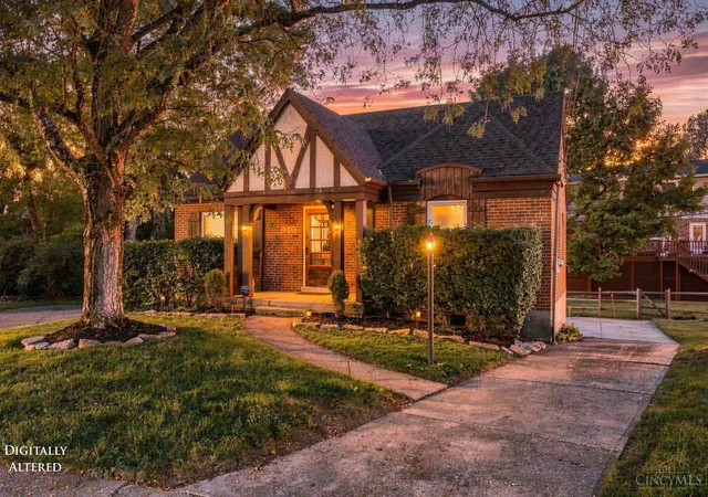 Photo 1 of Single family home for sale at 949 Winsray Ct, Springfield Twp., OH 45224 | MLS# 1893994 | Listing updated on 2026-10-20