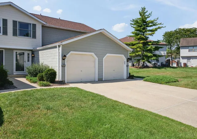 Photo 2 of Sale Pending at 8062 Ml Rock Dr, West Chester, OH 45069 | MLS# 1894241 | Listing updated on 2026-10-06