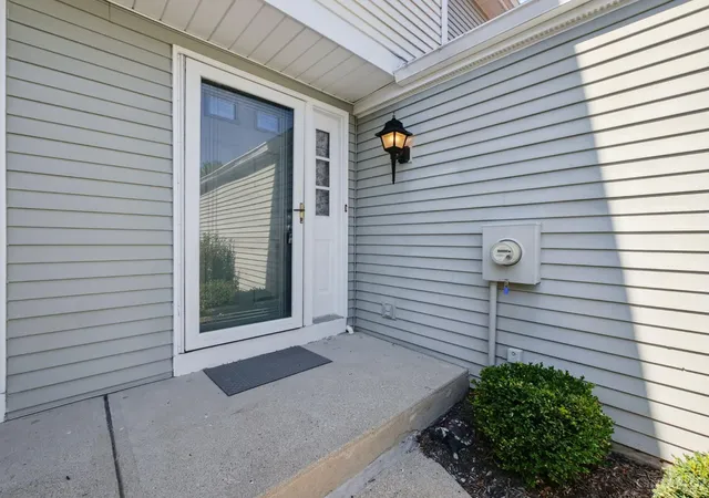 Photo 3 of Sale Pending at 8062 Ml Rock Dr, West Chester, OH 45069 | MLS# 1894241 | Listing updated on 2026-10-06