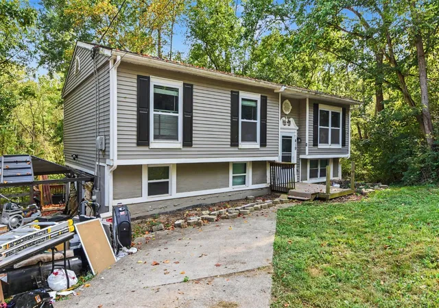 Photo 2 of Single family home for sale at 419 Mt Nebo Rd, Cleves, OH 45002 | MLS# 1894312 | Listing updated on 2026-10-26