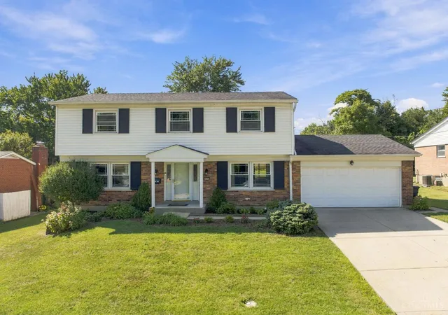Photo 1 of Single family home for sale at 979 Hilliard Dr, Delhi Twp, OH 45238 | MLS# 1894143 | Listing updated on 2026-10-23