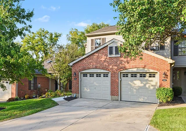 Photo 3 of Sale Pending at 5564 Oliver Ct, Sharonville, OH 45241 | MLS# 1894271 | Listing updated on 2026-09-28