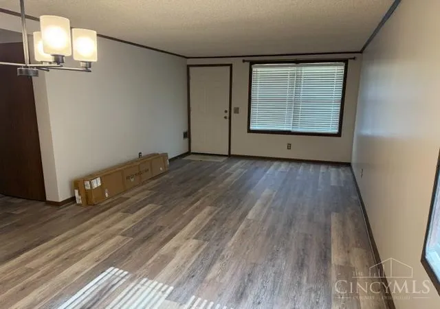 Listing Photo 5 - Condo for sale in building located at 5064 Queenswood Ct, Hamilton, OH 45011