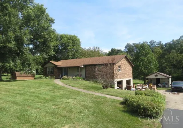 Photo 2 of Sale Pending at 5682 Chestnut View Ln, Stonelick Twp, OH 45150 | MLS# 1894194 | Listing updated on 2026-10-08