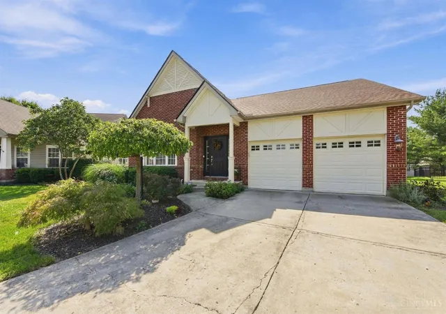 Photo 2 of Sale Pending at 6955 Hunters Close, Hamilton Twp, OH 45039 | MLS# 1894415 | Listing updated on 2026-10-23