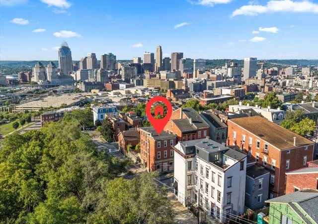 Photo 2 of Condo for sale at 561 Milton St #O, Cincinnati, OH 45202 | MLS# 1894073 | Listing updated on 2026-09-21