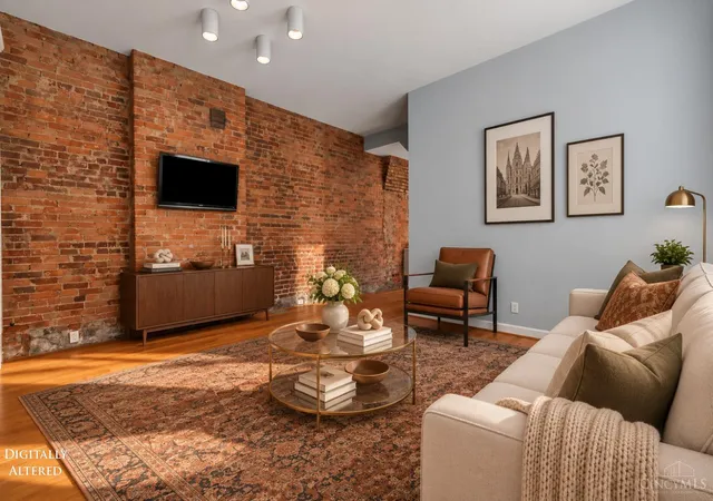 Listing Photo 4 - Condo for sale in building located at 561 Milton St, Cincinnati, OH 45202 - Unit #O