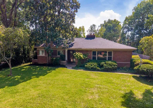 Photo 2 of Sale Pending at 6622 E Farm Acres Dr, Amberley, OH 45237 | MLS# 1894417 | Listing updated on 2026-09-21