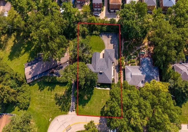 Photo 4 of Sale Pending at 6622 E Farm Acres Dr, Amberley, OH 45237 | MLS# 1894417 | Listing updated on 2026-09-21
