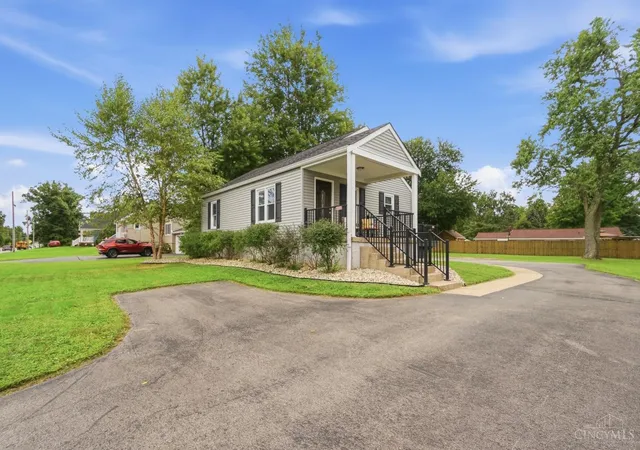 Photo 2 of Sale Pending at 577 Clough Pike, Cincinnati, OH 45245 | MLS# 1894505 | Listing updated on 2026-10-01