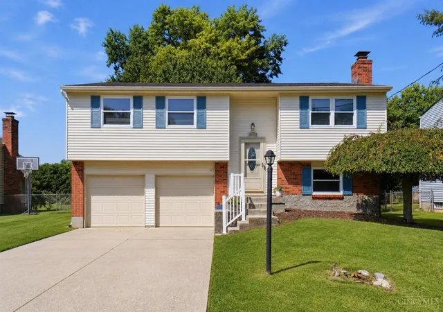 Photo 2 of Single family home for sale at 1386 Stone Dr, Harrison, OH 45030 | MLS# 1894521 | Listing updated on 2026-10-16