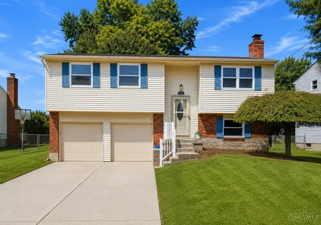 Photo 3 of Single family home for sale at 1386 Stone Dr, Harrison, OH 45030 | MLS# 1894521 | Listing updated on 2026-10-16