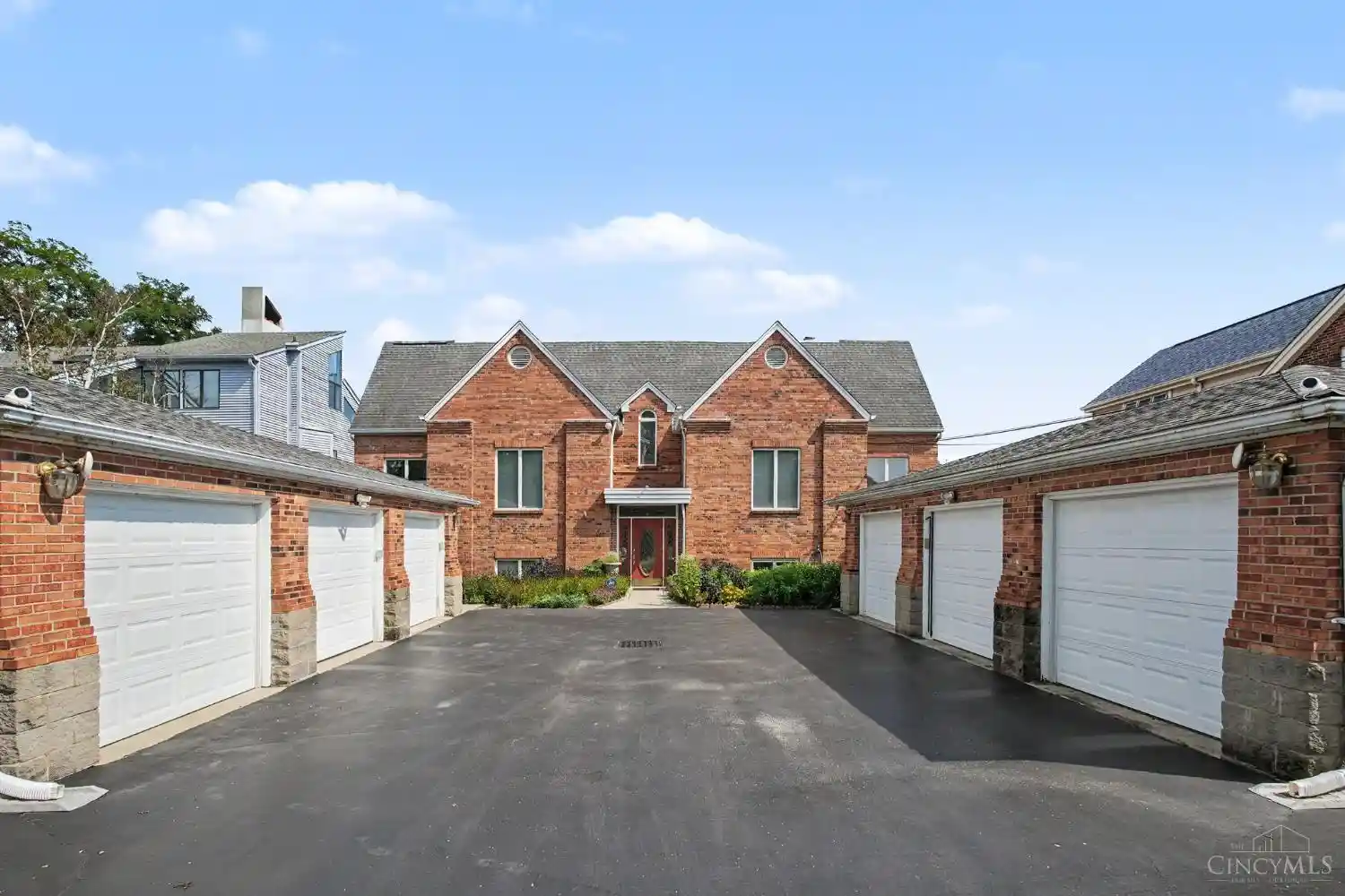 Listing Photo 1 - Condo for sale in 390 Grand Ave located at 390 Grand Ave, Cincinnati, OH 45205 - Unit 390 Grand Ave