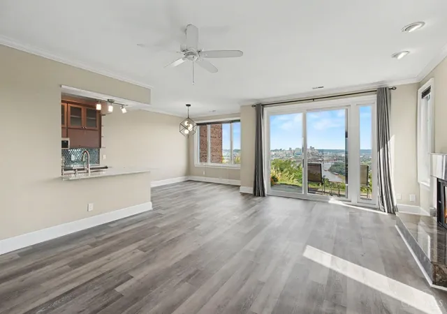 Listing Photo 3 - Condo for sale in building located at 390 Grand Ave, Cincinnati, OH 45205 - Unit #B