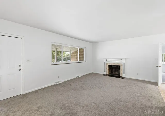 Photo 3 of Single family home for sale at 5501 Vonderhaar Ct, Fairfield, OH 45014 | MLS# 1894636 | Listing updated on 2026-10-28