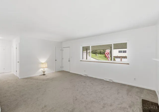 Photo 4 of Single family home for sale at 5501 Vonderhaar Ct, Fairfield, OH 45014 | MLS# 1894636 | Listing updated on 2026-10-28