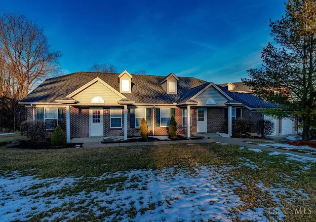 Listing Photo 2 - Condo for sale in building located at 136 Northridge Dr, Oxford, OH 45056