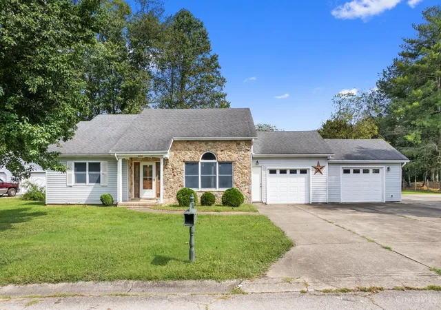 Photo 1 of Single family home for sale at 2000 Stivers Rd, Aberdeen, OH 45101 | MLS# 1894744 | Listing updated on 2026-09-28