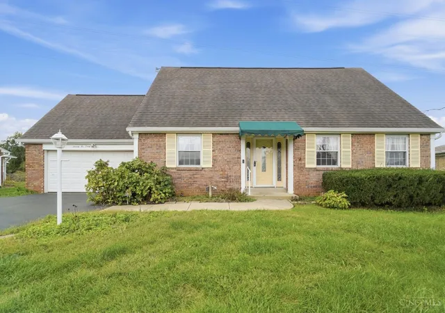 Photo 1 of Sale Pending at 7637 Delview Dr, West Chester, OH 45069 | MLS# 1894600 | Listing updated on 2026-09-28