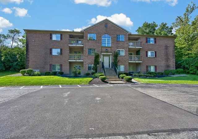 Listing Photo 2 - Condo for sale in building located at 1625 W Augusta Blvd, Fairfield, OH 45014 - Unit #167
