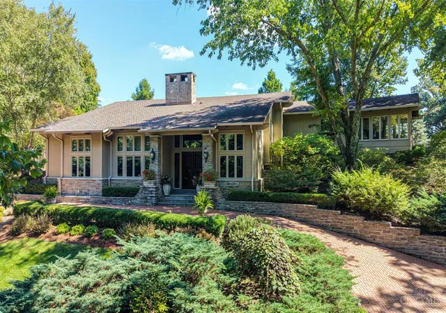 Photo 1 of Sale Pending at 736 Elsinboro Dr, Cincinnati, OH 45226 | MLS# 1894723 | Listing updated on 2026-10-05