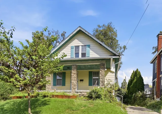 Photo 1 of Single family home for sale at 2914 Cortelyou Pl, Cincinnati, OH 45213 | MLS# 1894023 | Listing updated on 2026-10-06