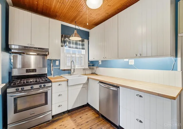 Photo 2 of Single family home for sale at 2914 Cortelyou Pl, Cincinnati, OH 45213 | MLS# 1894023 | Listing updated on 2026-10-06
