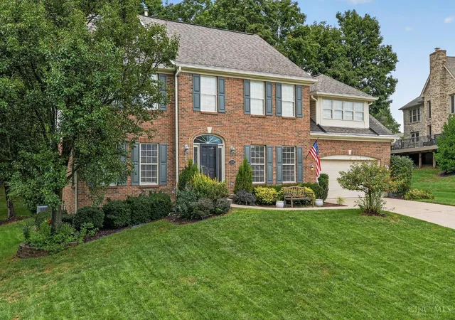 Photo 2 of Single family home for sale at 1001 Castlebay Dr, Pierce Twp, OH 45245 | MLS# 1894928 | Listing updated on 2026-10-22