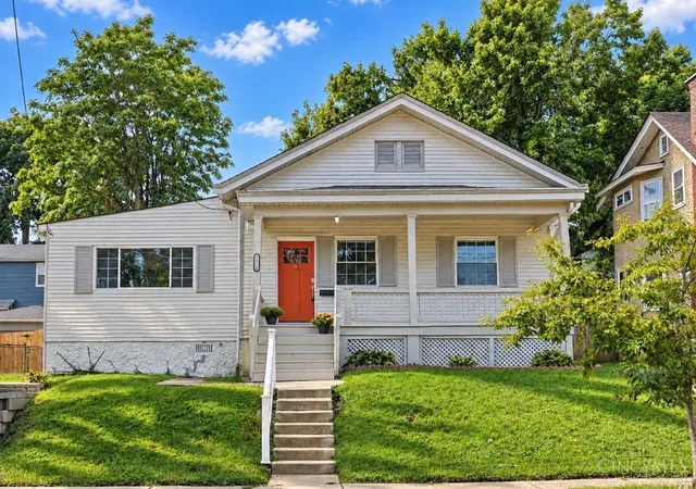 Photo 2 of Single family home for sale at 2529 Ridgeland Pl, Cincinnati, OH 45212 | MLS# 1894941 | Listing updated on 2026-10-14