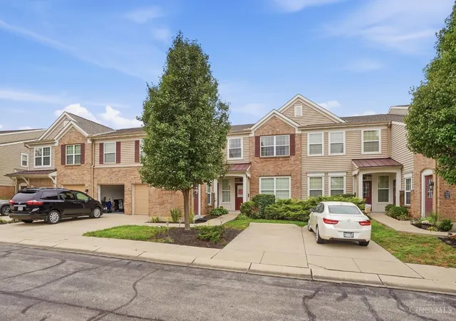 Listing Photo 3 - Condo for sale in building located at 7771 Skyview Cir, Cincinnati, OH 45248