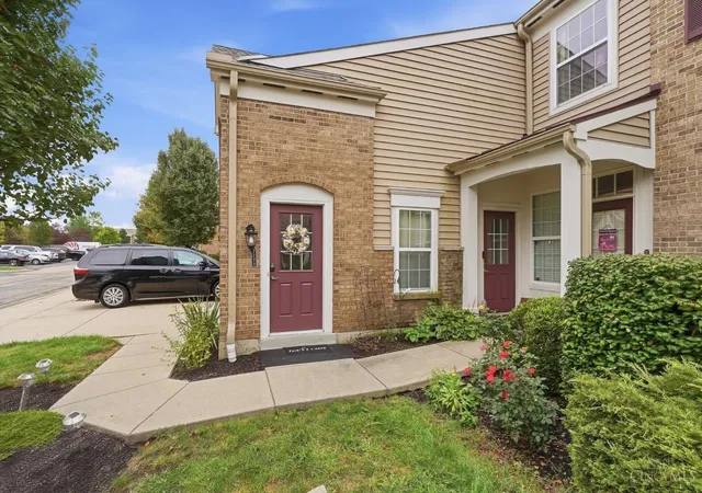 Listing Photo 4 - Condo for sale in building located at 7771 Skyview Cir, Cincinnati, OH 45248