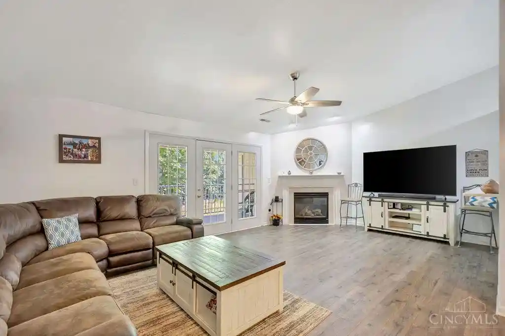 Listing Photo 2 - Condo for sale in 7893 Jessies Wy located at 7893 Jessies Wy, Fairfield Twp, OH 45011 - Unit #303