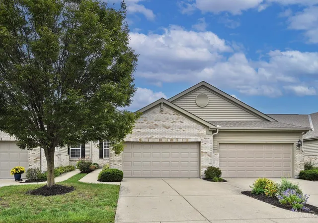 Listing Photo 1 - Condo for sale in building located at 4658 English Oak Ct, Mason, OH 45040
