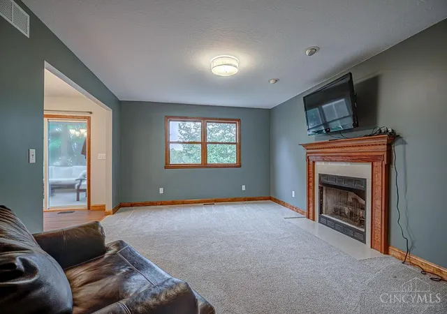 Photo 4 of Single family home for sale at 6383 Oxford Milford Rd, Oxford Twp, OH 45056 | MLS# 1894964 | Listing updated on 2026-10-21