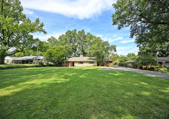 Photo 2 of Sale Pending at 3654 E Galbraith Rd, Sycamore Twp, OH 45236 | MLS# 1894961 | Listing updated on 2026-10-02