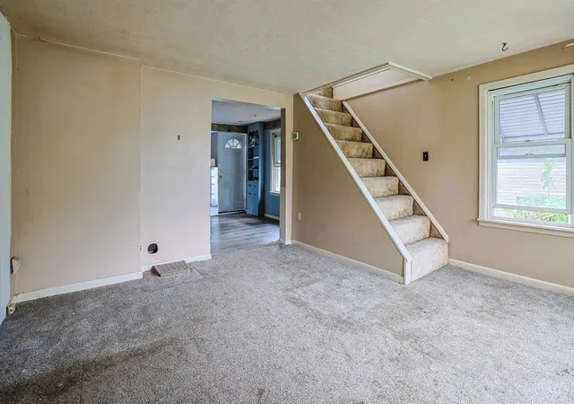 Photo 3 of Single family home for sale at 1081 Mckelvey Rd, Springfield Twp., OH 45231 | MLS# 1894975 | Listing updated on 2026-10-23