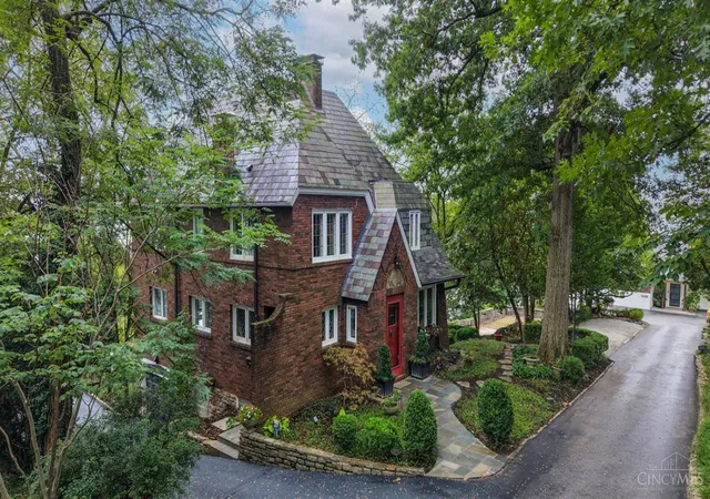 Photo 3 of Sale Pending at 1771 E Mcmillan St, Cincinnati, OH 45206 | MLS# 1894980 | Listing updated on 2026-09-26